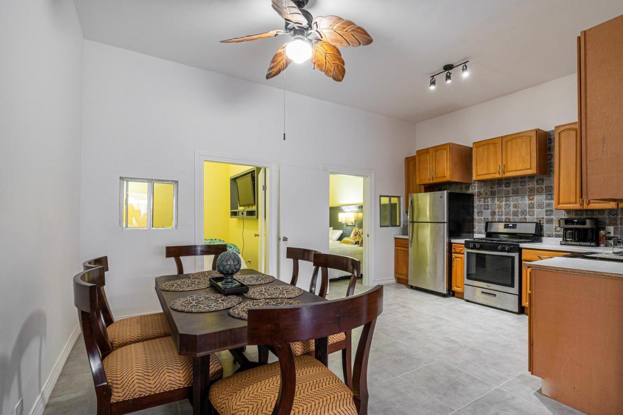 2 Br/ 1 Ba Home, Sleeps 10, 1 Min Walk To Rosarito Beach Exterior foto
