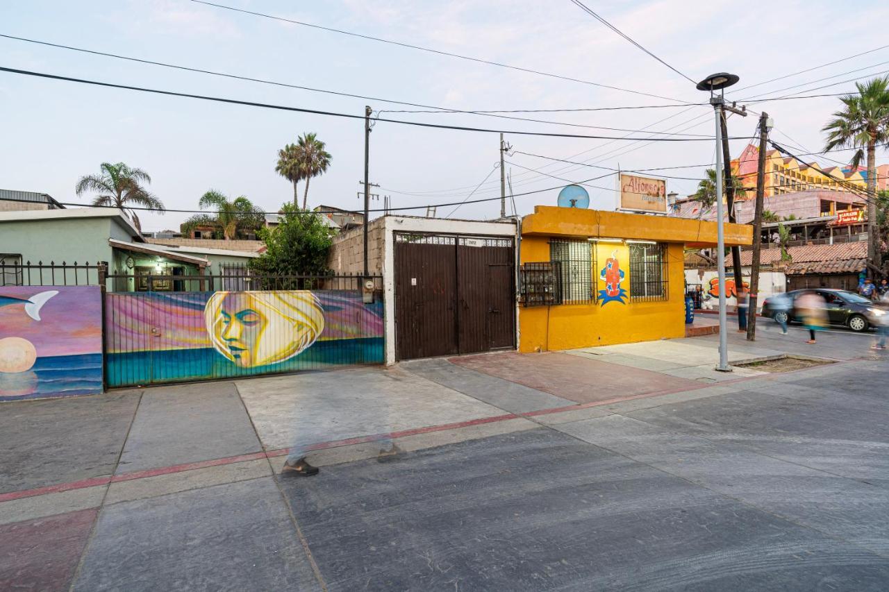 2 Br/ 1 Ba Home, Sleeps 10, 1 Min Walk To Rosarito Beach Exterior foto